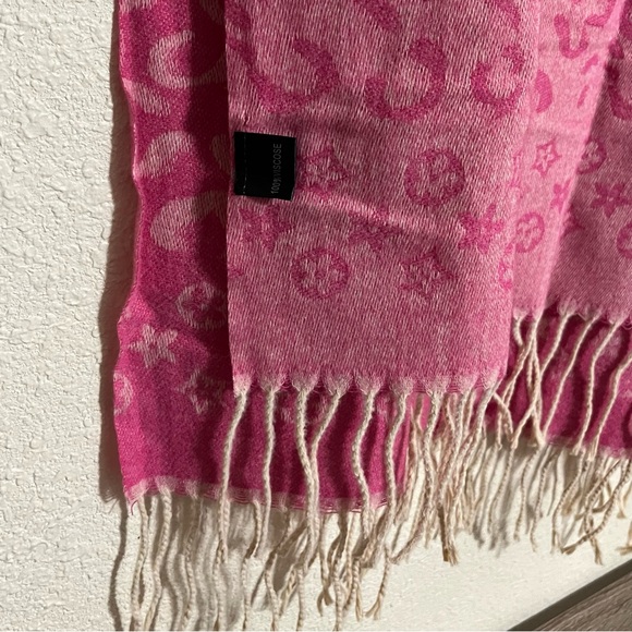 NIP Women’s Pink Floral & Animal Print Design Scarf - Picture 6 of 9